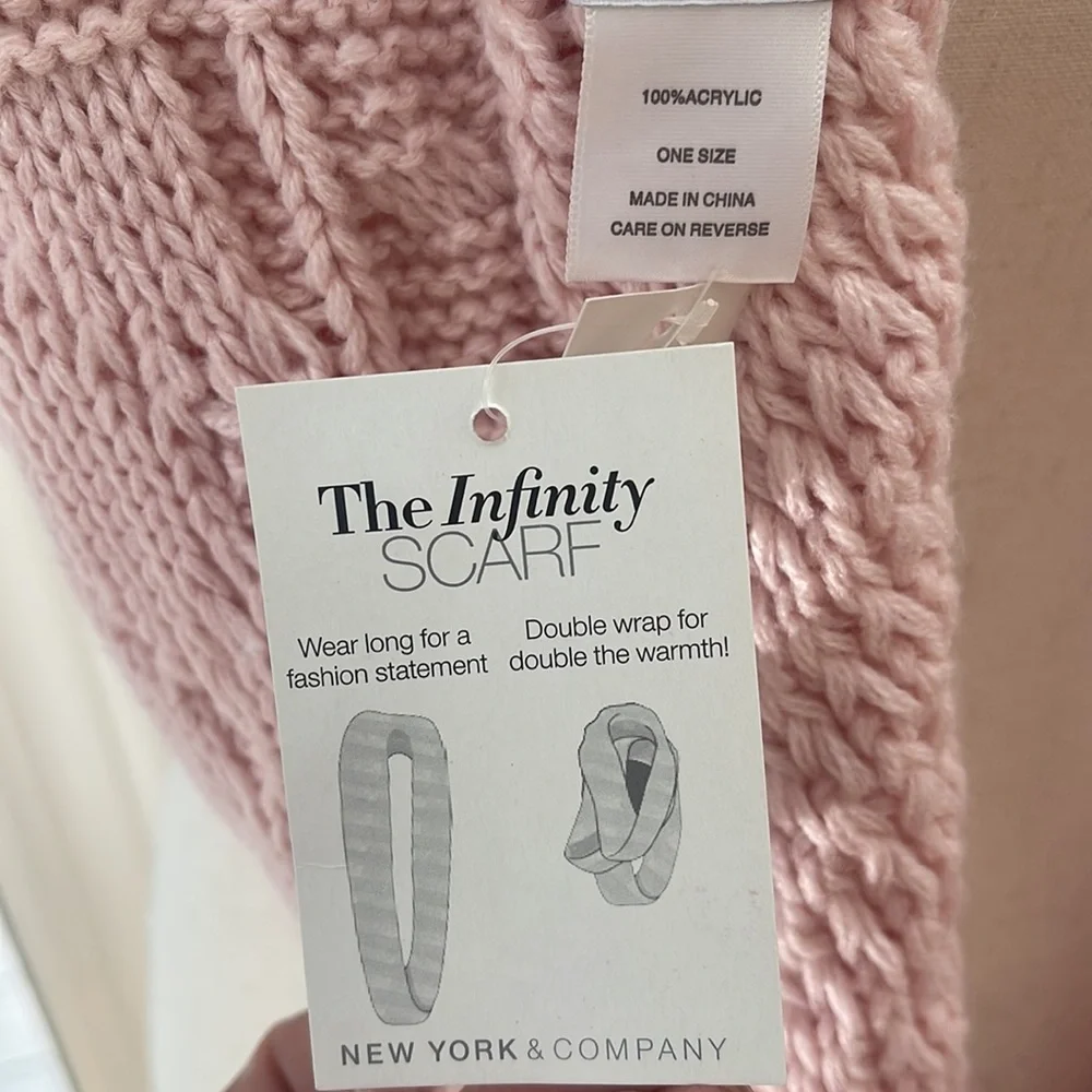 New York & Company NWT Pale Pink Infinity Scarf